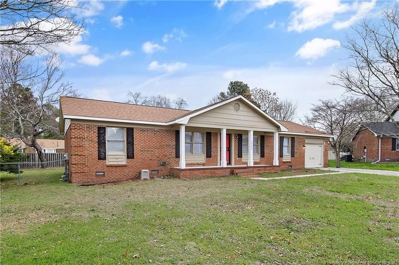 5904 Lake Terrace Ct, Fayetteville, NC 28304