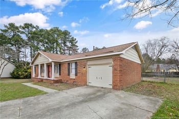 5904 Lake Terrace Ct, Fayetteville, NC 28304