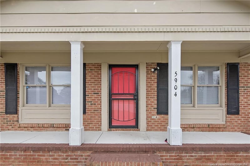 5904 Lake Terrace Ct, Fayetteville, NC 28304