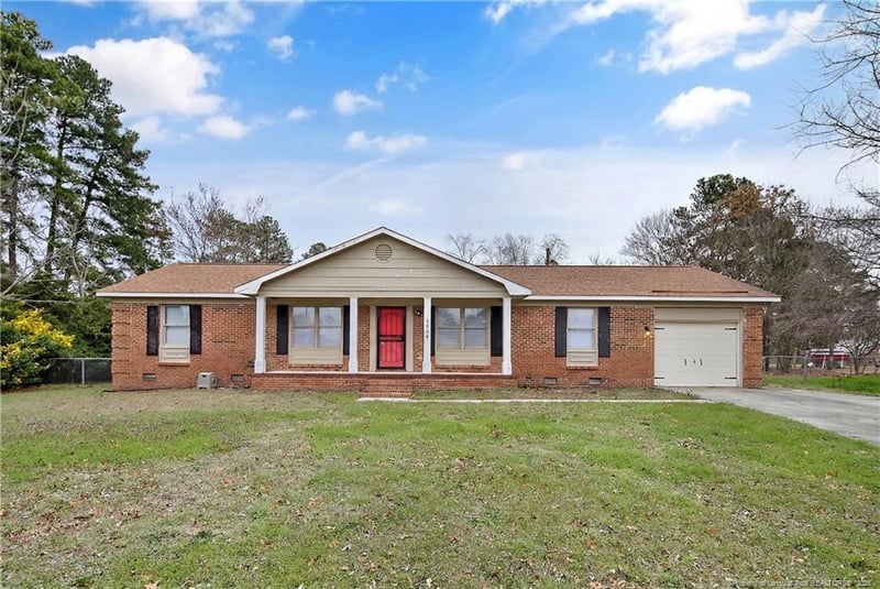 5904 Lake Terrace Ct, Fayetteville, NC 28304