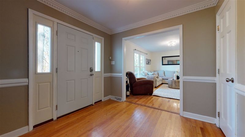 5904 Timber Ridge Dr, Raleigh, NC 27609