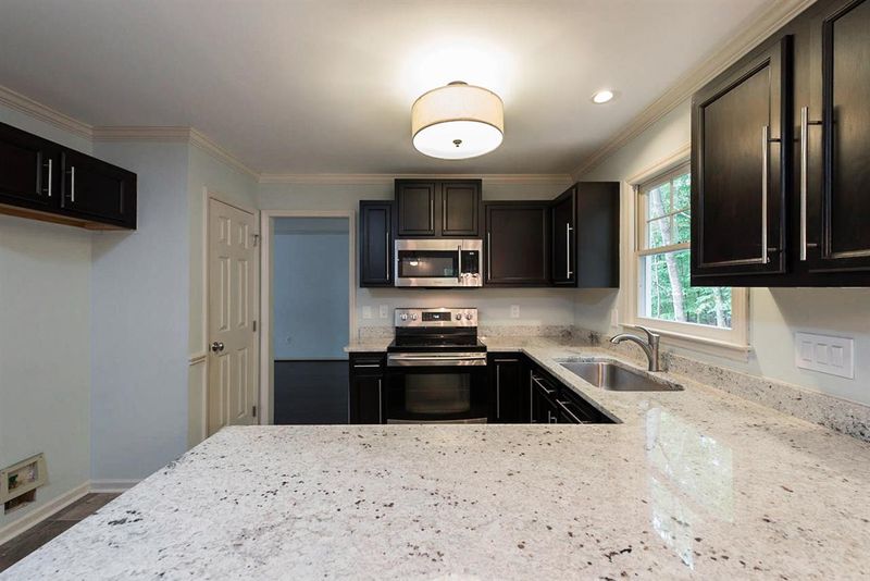 5905 Dunbarton Way, Raleigh, NC 27613
