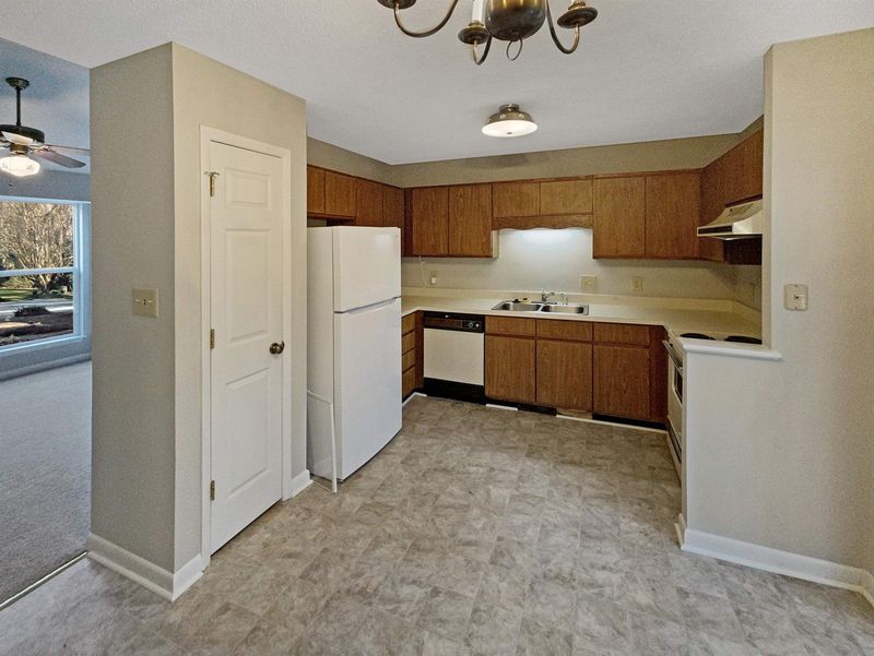 5905 Suncreek Ct, Raleigh, NC 27606