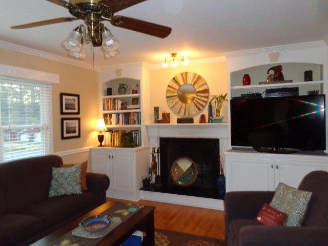 5907 Woodcrest Dr, Raleigh, NC 27603