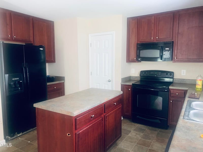 5908 Abbington Way, Raleigh, NC 27610