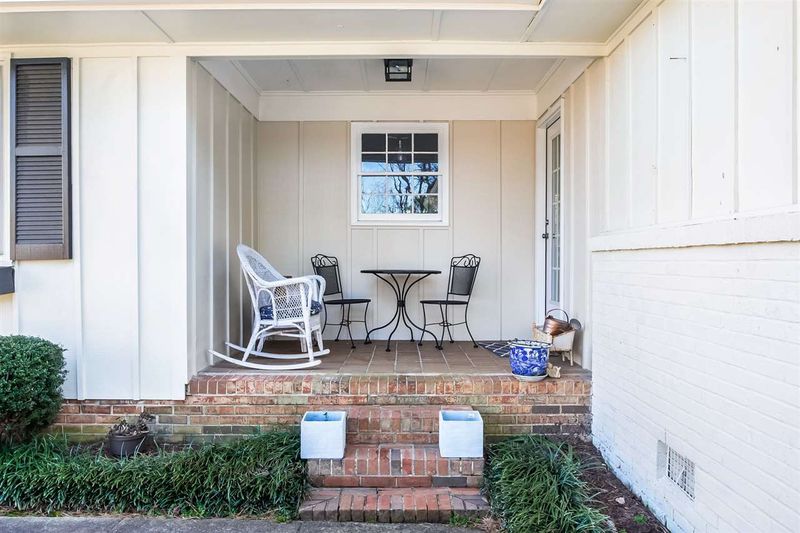 5908 Caledonia St, Raleigh, NC 27609