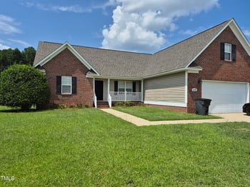 5908 Gentleman Dr, Hope Mills, NC 28348