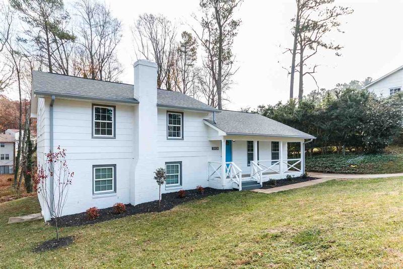 5908 Pine Tree Ct, Raleigh, NC 27609