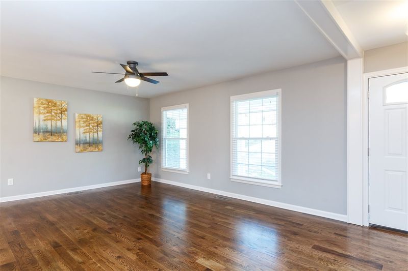 5908 Pine Tree Ct, Raleigh, NC 27609