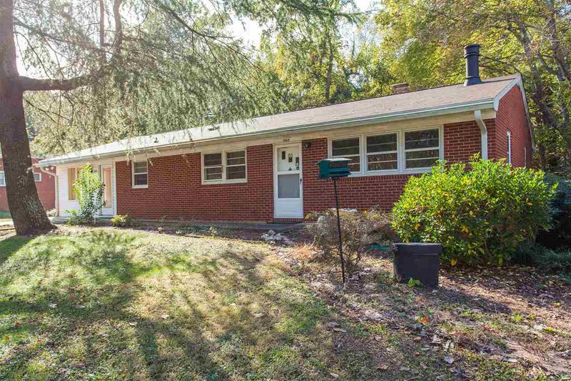 5908 Woodcrest Dr, Raleigh, NC 27603
