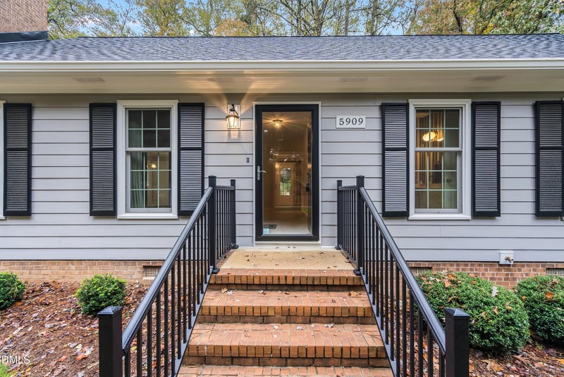 5909 Brushwood Ct, Raleigh, NC 27612