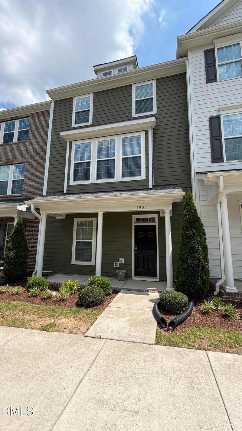 5909 Giddings St, Raleigh, NC 27616