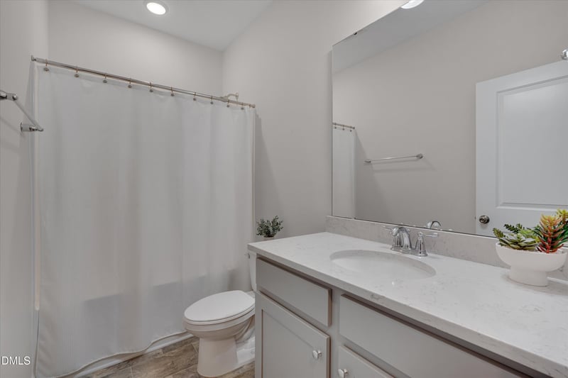 5909 Giddings St, Raleigh, NC 27616