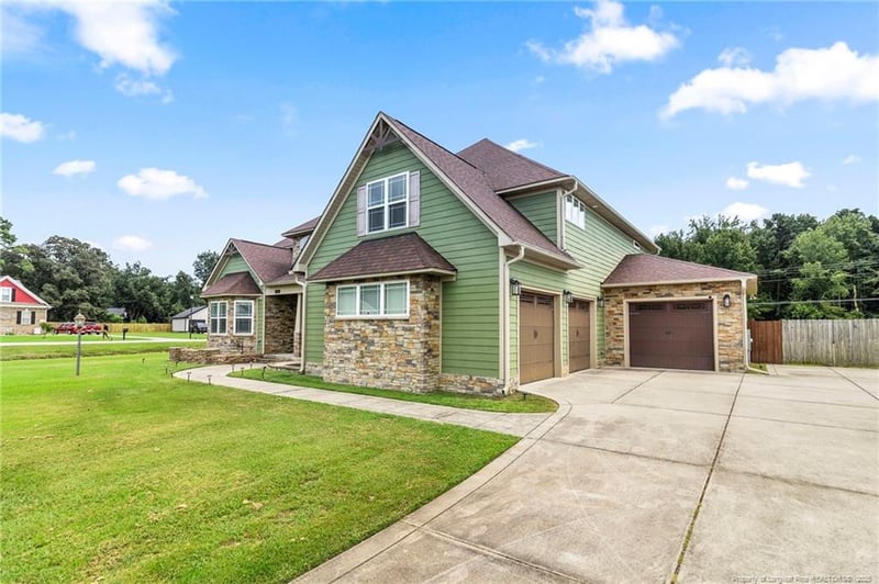 5909 Hirams Ct, Hope Mills, NC 28348