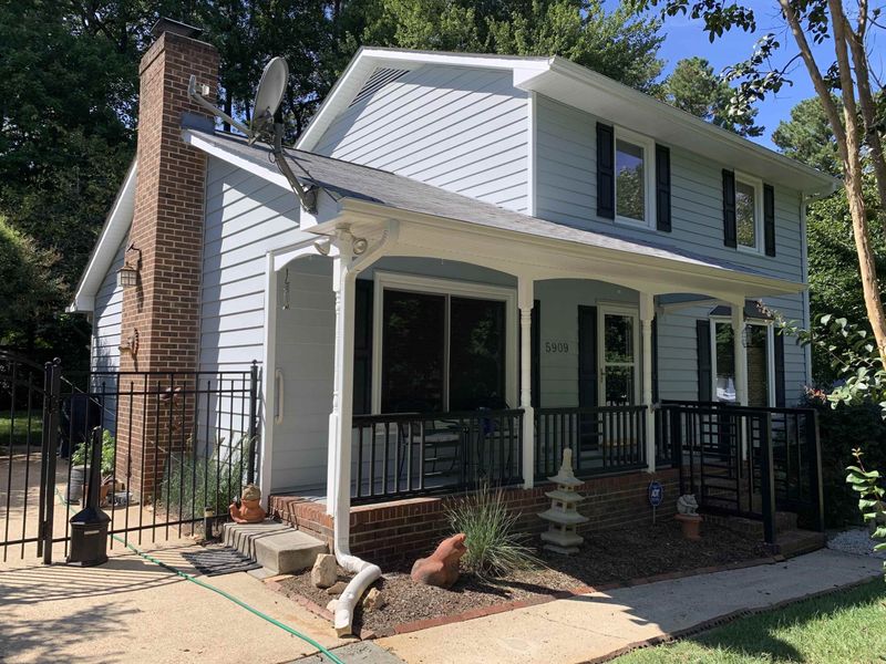 5909 Pine Tree Ct, Raleigh, NC 27609