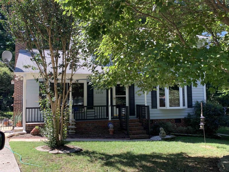 5909 Pine Tree Ct, Raleigh, NC 27609