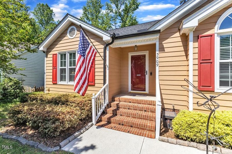 5909 Royal Coach Ct, Raleigh, NC 27612