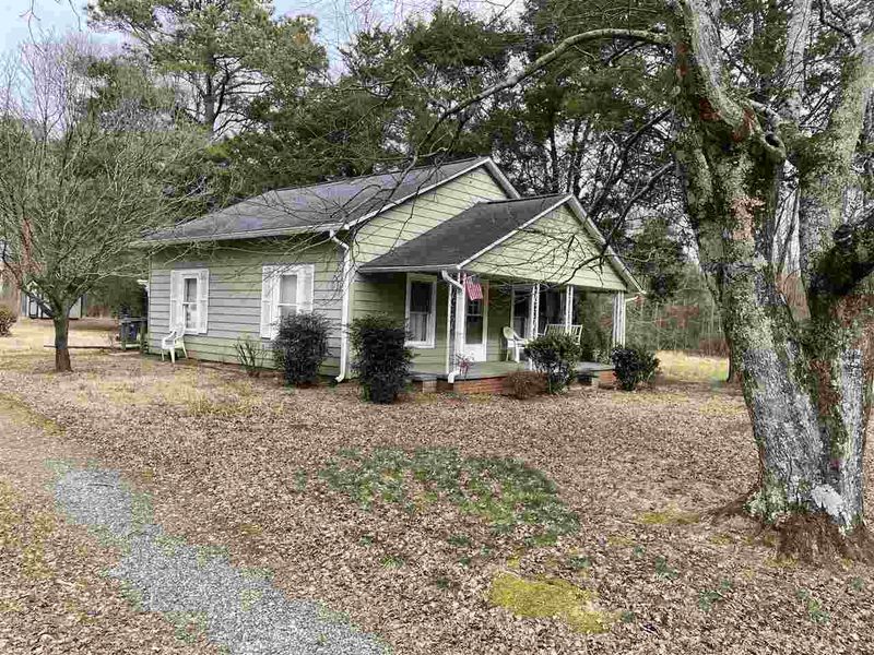 591 E Thompson St, Pittsboro, NC 27312