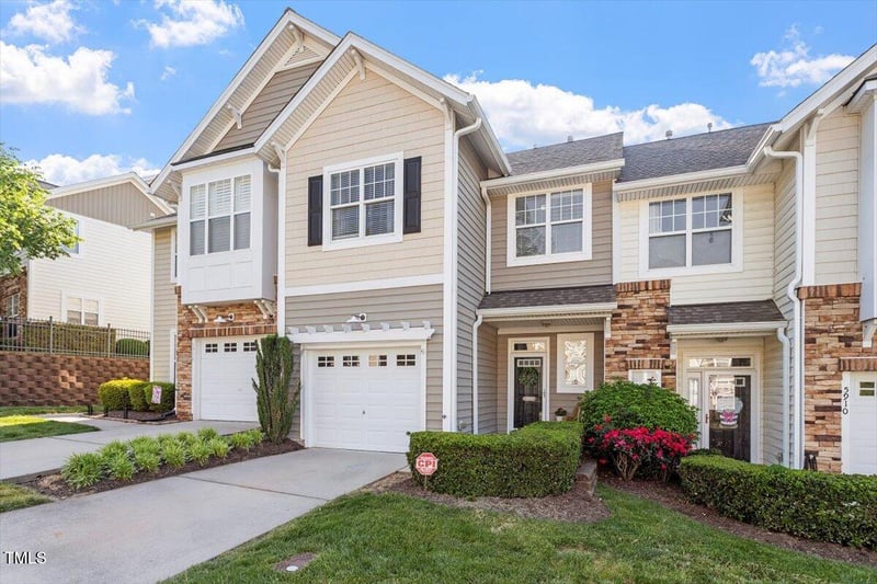 5912 Hourglass Ct, Raleigh, NC 27612