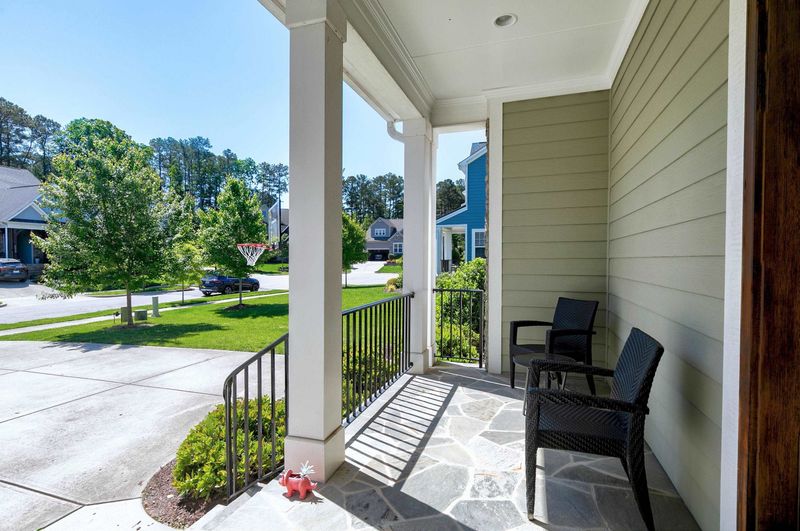 5913 Bellona Ln, Raleigh, NC 27612