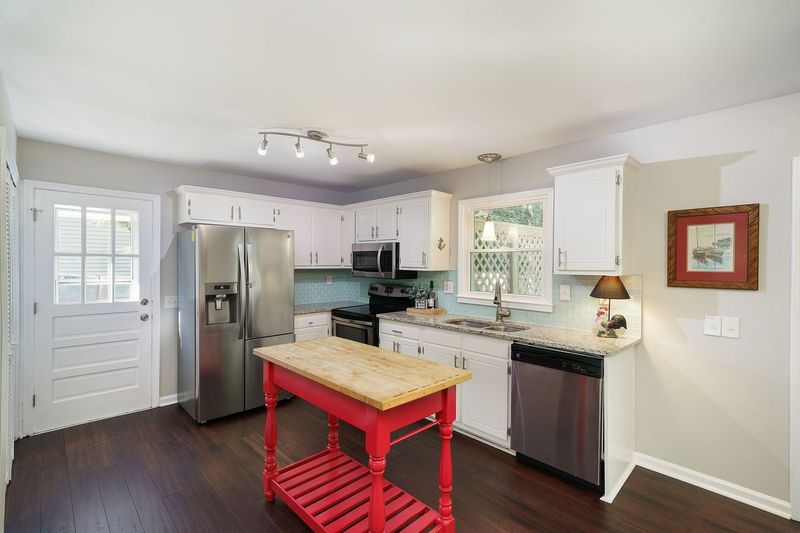 5913 Hills Dr, Raleigh, NC 27609