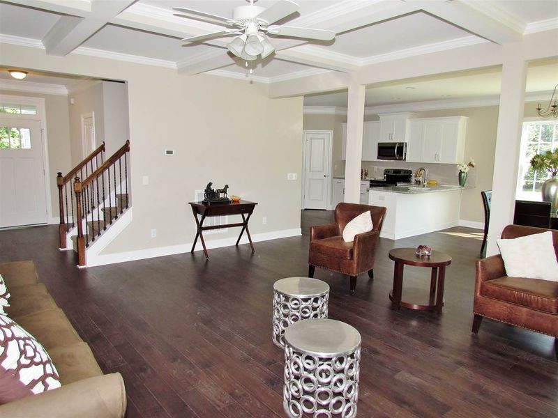 5913 Lunenburg Dr, Raleigh, NC 27603