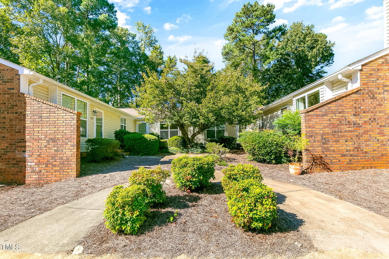 5913 Suncreek Ct, Raleigh, NC 27606