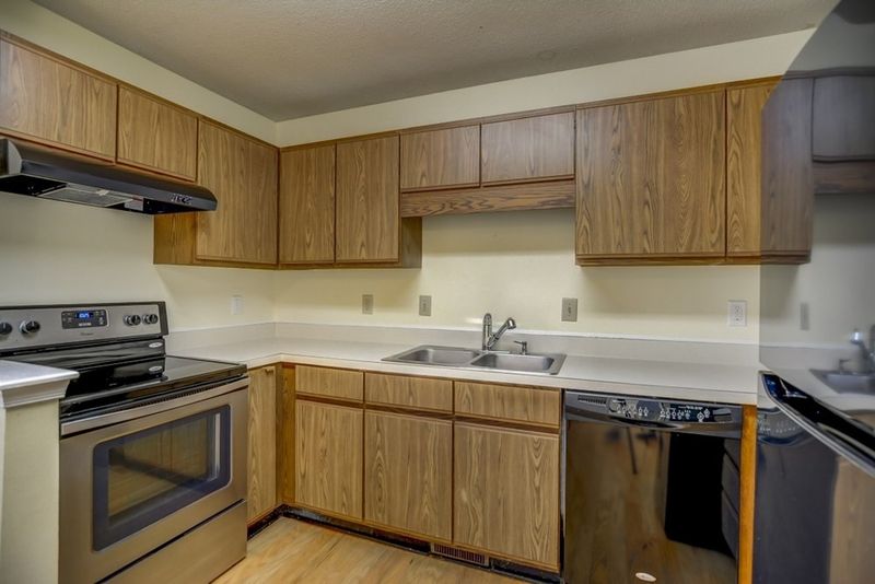 5914 Westcreek Pl, Raleigh, NC 27606