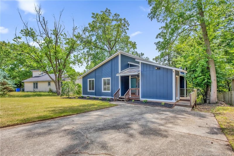 5915 Laguna Dr, Fayetteville, NC 28314