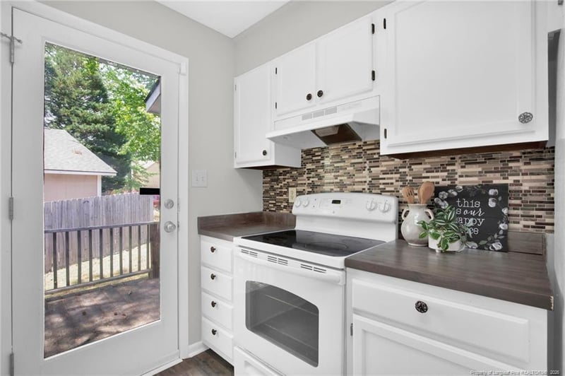 5915 Laguna Dr, Fayetteville, NC 28314