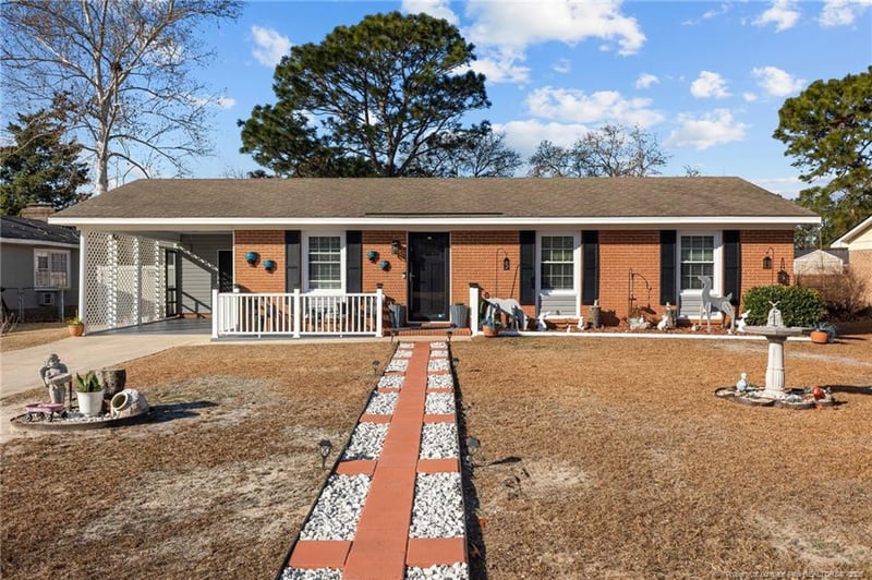 5915 Spinner Rd, Hope Mills, NC 28348