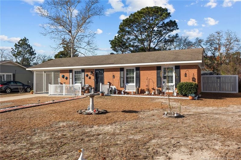 5915 Spinner Rd, Hope Mills, NC 28348