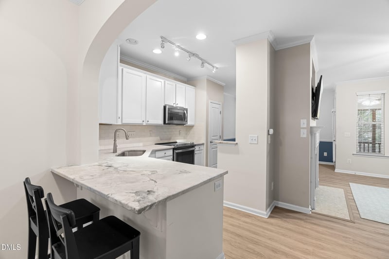 5917 Chivalry Ct, Raleigh, NC 27612