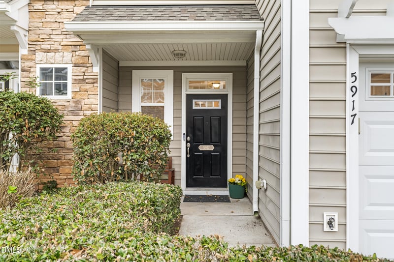 5917 Chivalry Ct, Raleigh, NC 27612