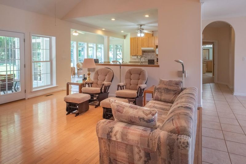 5917 Willow Oak Dr, Mebane, NC 27302