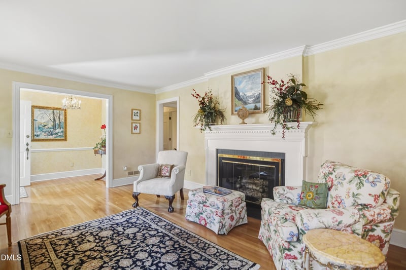 5918 Winthrop Dr, Raleigh, NC 27612