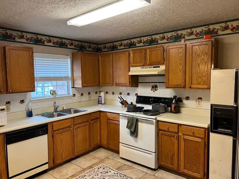 5919 Hadrian Dr, Durham, NC 27703