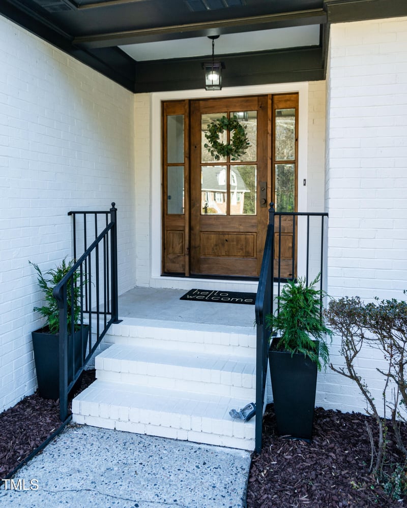 5920 Holly Dr, Raleigh, NC 27616