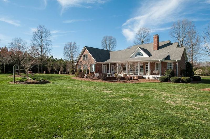 5920 Lynch Store Rd, Mebane, NC 27302