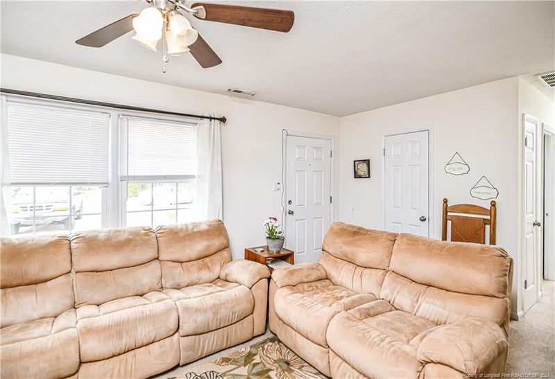 5920 Spinner Rd, Hope Mills, NC 28348