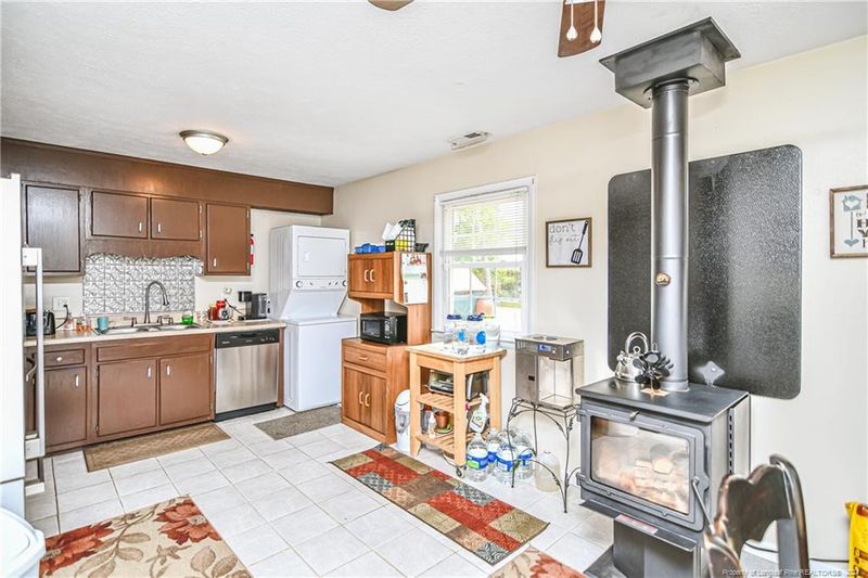 5920 Spinner Rd, Hope Mills, NC 28348