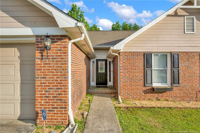 5921 Bloomsbury Dr, Fayetteville, NC 28306