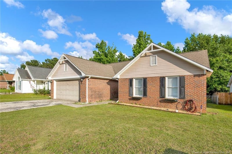 5921 Bloomsbury Dr, Fayetteville, NC 28306