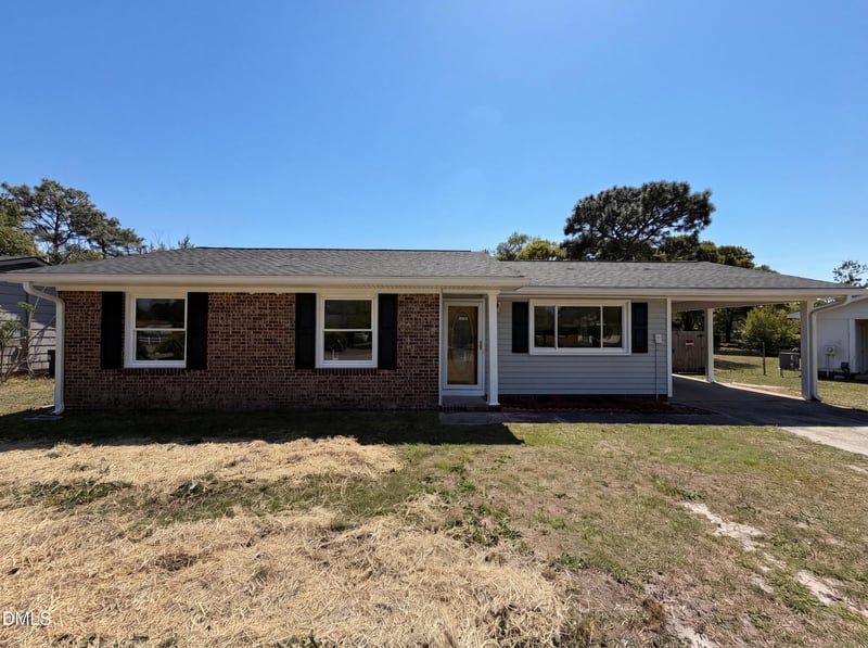5921 Richfield Ave, Hope Mills, NC 28348