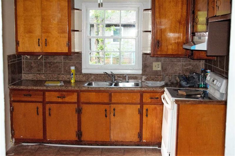 5922 Barbee Rd, Durham, NC 27713