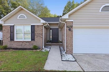 5923 Lively Ct, Fayetteville, NC 28306