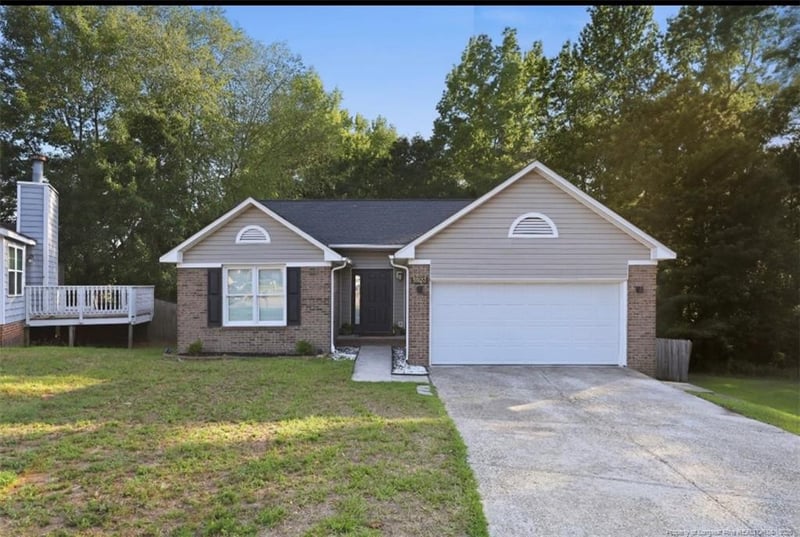 5923 Lively Ct, Fayetteville, NC 28306