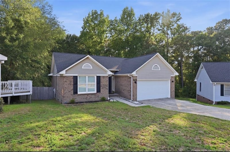 5923 Lively Ct, Fayetteville, NC 28306