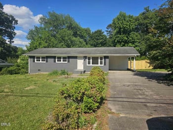 5923 Woodcrest Dr, Raleigh, NC 27603