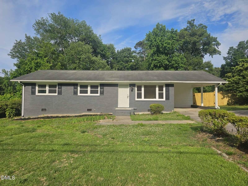 5923 Woodcrest Dr, Raleigh, NC 27603